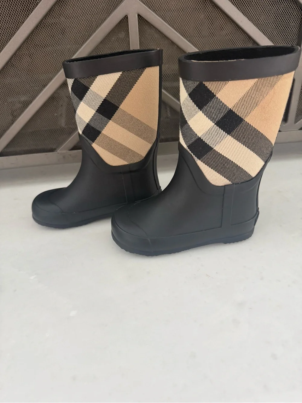 Burberry Kids Black and Cream Plaid Rain Boots
